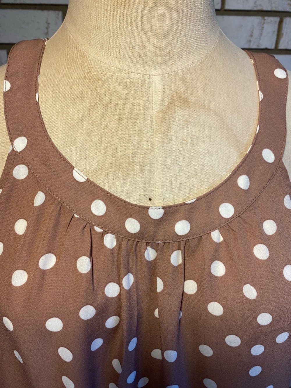 torrid Brown Polka Dot Sleeveless Blouse - Picture 2 of 6